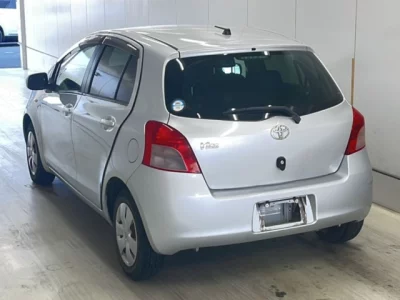 Toyota VITZ  с аукциона в Японии
