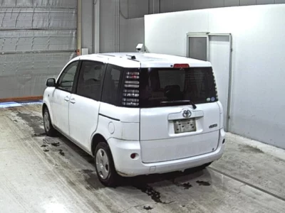 Toyota SIENTA  с аукциона в Японии