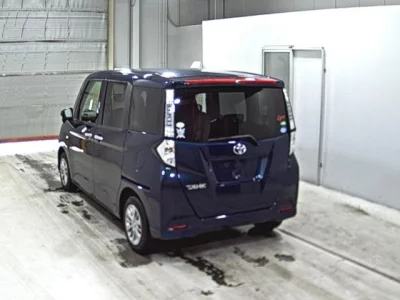 Toyota TANK
