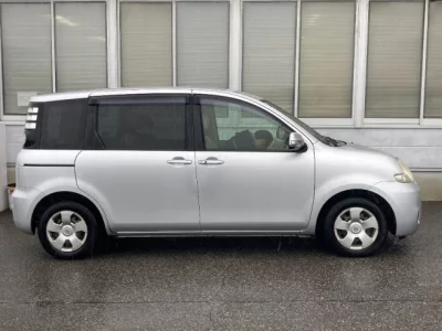 Toyota SIENTA  с аукциона в Японии