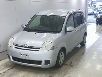 Toyota SIENTA  с аукциона в Японии