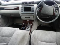 Toyota CROWN лот № 9410 оценка R  с аукциона в Японии 2