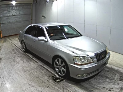 Toyota CROWN  с аукциона в Японии