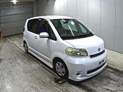 Toyota PORTE  с аукциона в Японии