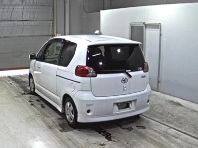 Toyota PORTE  с аукциона в Японии