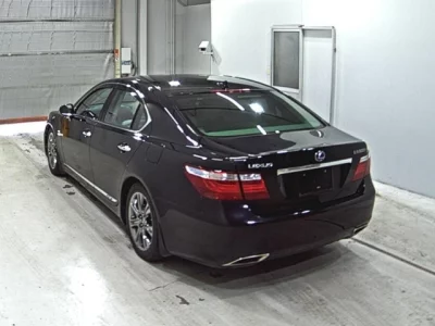 Lexus LS