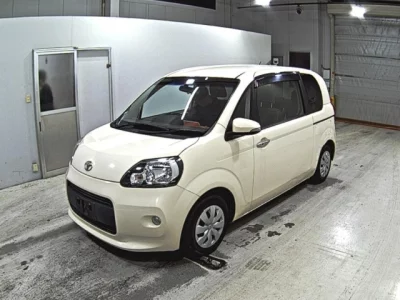 Toyota PORTE  с аукциона в Японии