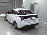 Toyota Prius лот № 3344 оценка R  с аукциона в Японии 1