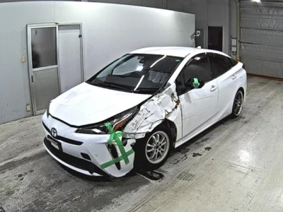 Toyota Prius  с аукциона в Японии