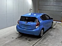 Toyota AQUA лот № 2315 оценка 4  с аукциона в Японии 4