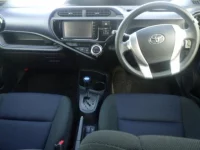 Toyota AQUA лот № 2315 оценка 4  с аукциона в Японии 2