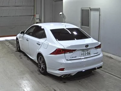 Lexus IS