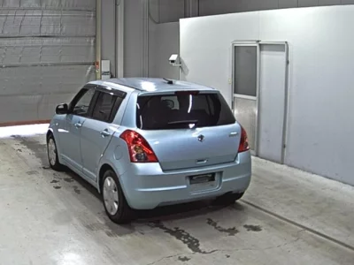 Suzuki SWIFT  с аукциона в Японии