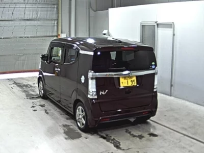 Honda N-Box Slash