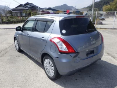 Suzuki SWIFT  с аукциона в Японии