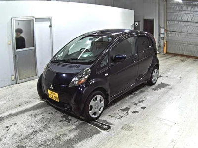 Mitsubishi i