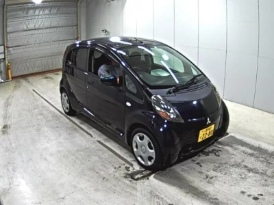 Mitsubishi i