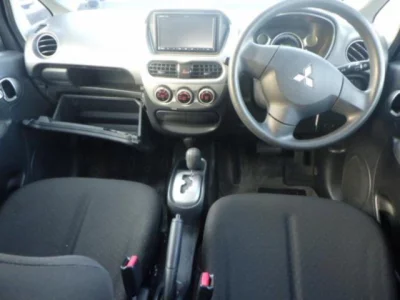 Mitsubishi i