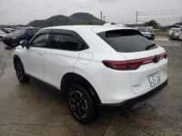 Honda VEZEL лот № 3913 оценка 5  с аукциона в Японии 1