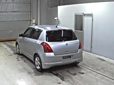 Suzuki SWIFT  с аукциона в Японии