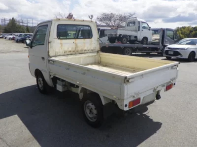 Mazda Scrum Truck