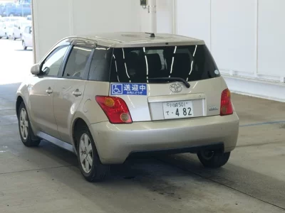 Toyota IST  с аукциона в Японии
