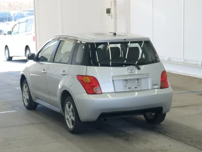 Toyota IST  с аукциона в Японии