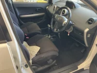 Toyota IST лот № 2301 оценка 3  с аукциона в Японии 3