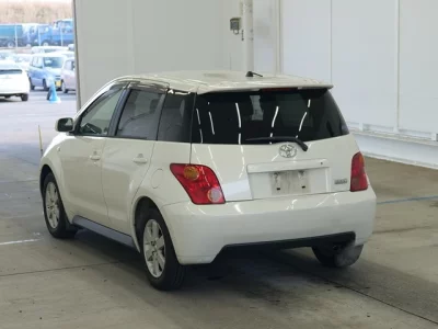 Toyota IST  с аукциона в Японии