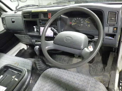 Toyota DYNA  с аукциона в Японии