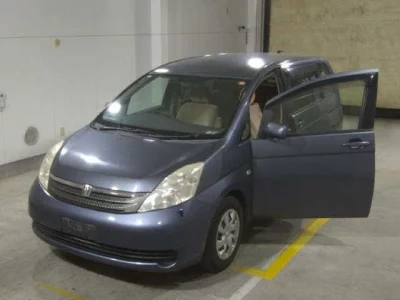 Toyota ISIS  с аукциона в Японии