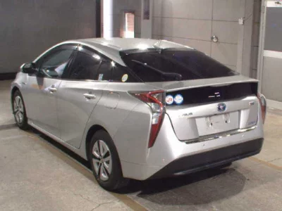 Toyota Prius  с аукциона в Японии