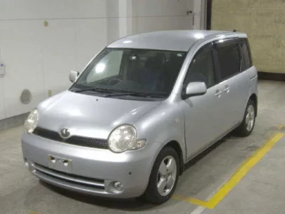 Toyota SIENTA  с аукциона в Японии