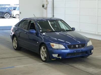 Toyota ALTEZZA  с аукциона в Японии