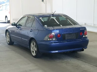 Toyota ALTEZZA  с аукциона в Японии