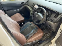 Toyota ISIS лот № 2428 оценка 4  с аукциона в Японии 3