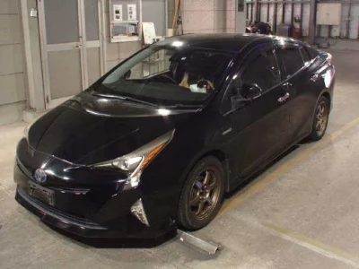Toyota Prius  с аукциона в Японии