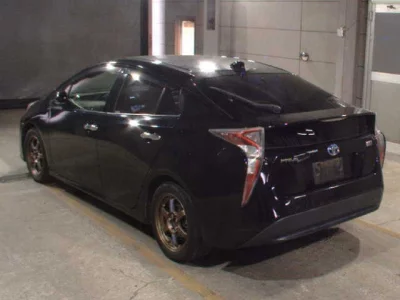 Toyota Prius  с аукциона в Японии