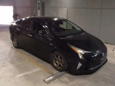 Toyota Prius  с аукциона в Японии