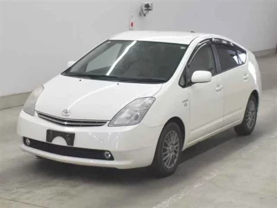 Toyota Prius  с аукциона в Японии