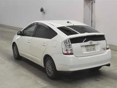 Toyota Prius  с аукциона в Японии