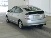 Toyota Prius лот № 2132 оценка 3.5  с аукциона в Японии 1