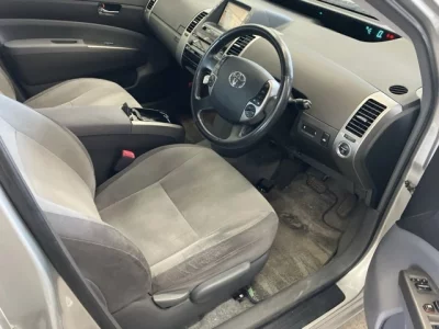 Toyota Prius  с аукциона в Японии