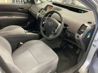 Toyota Prius лот № 2236 оценка 3  с аукциона в Японии 3