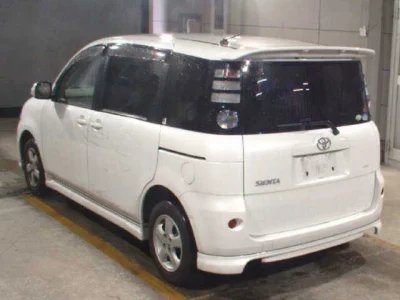 Toyota SIENTA  с аукциона в Японии