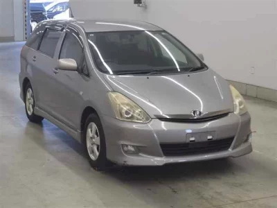 Toyota WISH  с аукциона в Японии