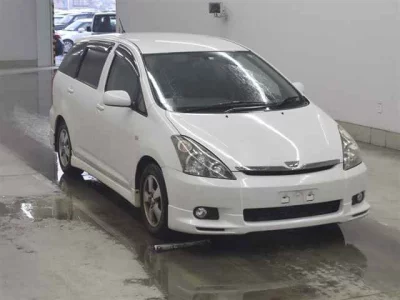 Toyota WISH  с аукциона в Японии