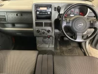 Nissan CUBE лот № 5564 оценка 3.5  с аукциона в Японии 4