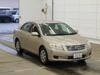 Toyota COROLLA AXIO  с аукциона в Японии