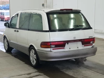 Toyota ESTIMA  с аукциона в Японии